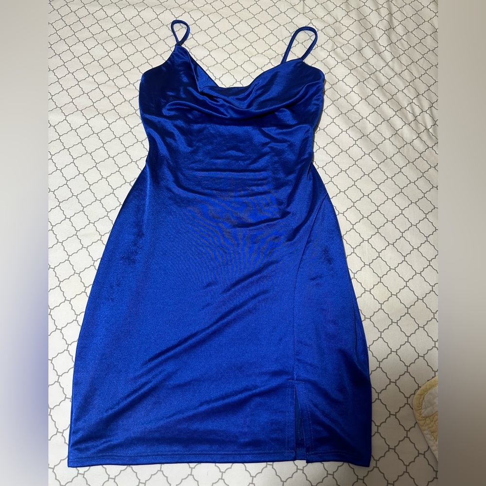 Windsor, Beautiful electric blue dress like new, size 4
